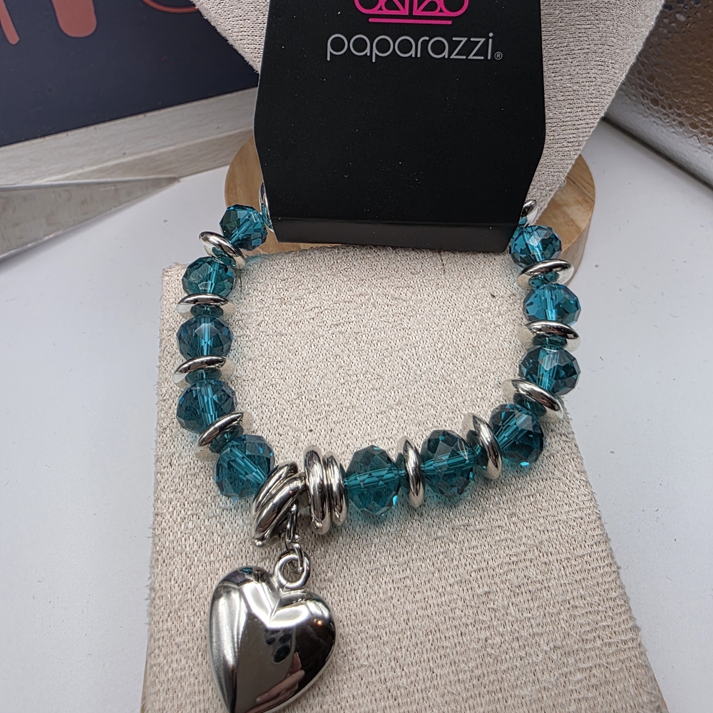 Paparazzi Teal and Silver Beaded Bracelet with Heart Charm (515)